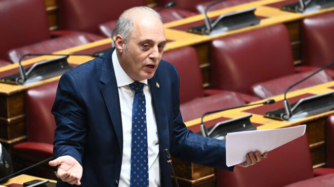 θεωρείο-δίχτυα-σε-σαμαρικό-κοινό-563992792