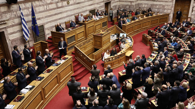 διπλό-στοίχημα-για-το-μέγαρο-μαξίμου-563980174