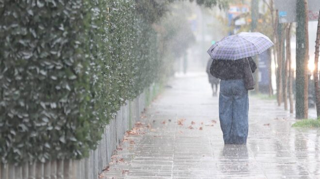 καιρός-χριστούγεννα-με-βροχές-και-κατ-563993929