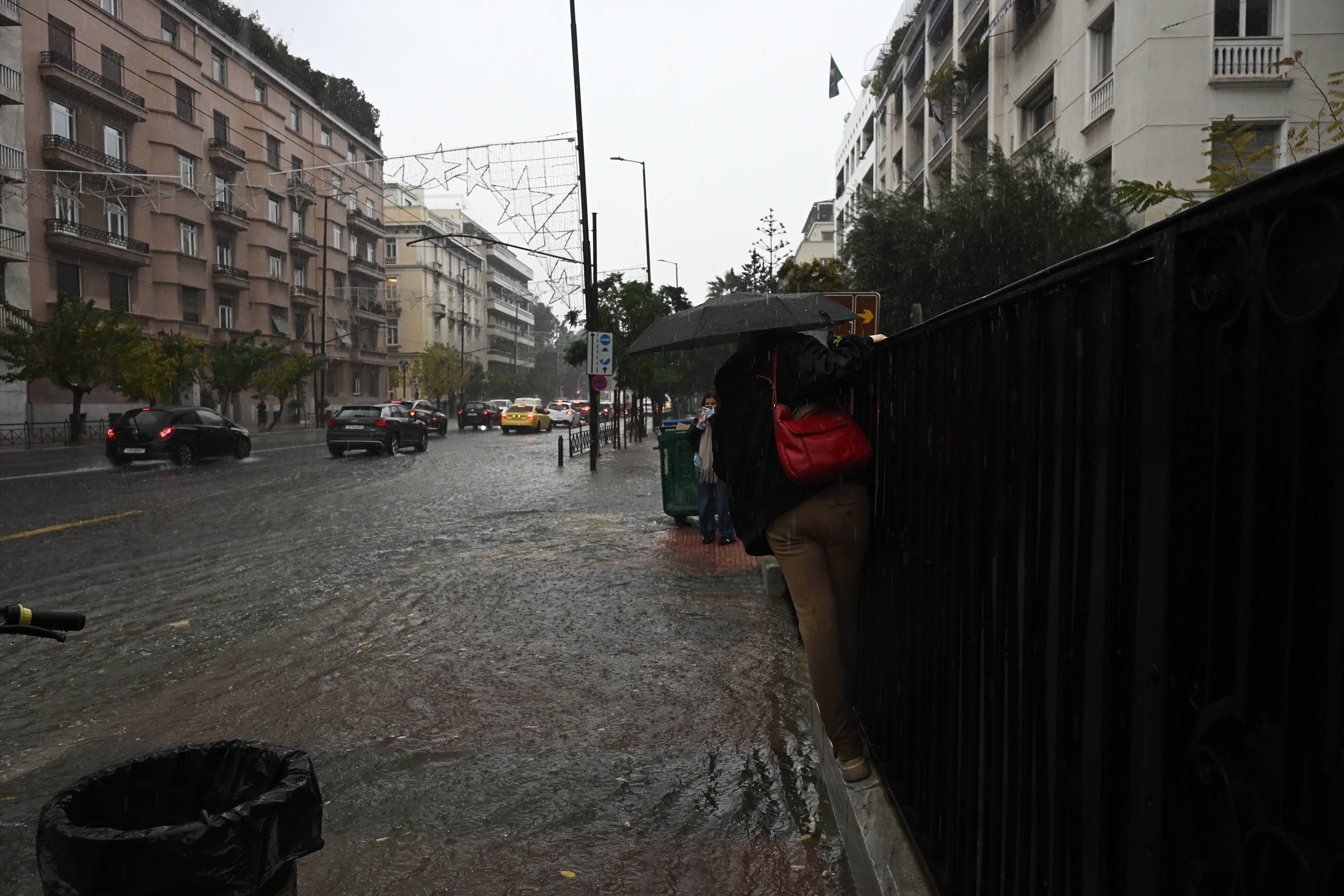 Καταιγίδα στην Αττική: Προβλήματα σε κεντρικούς δρόμους-2