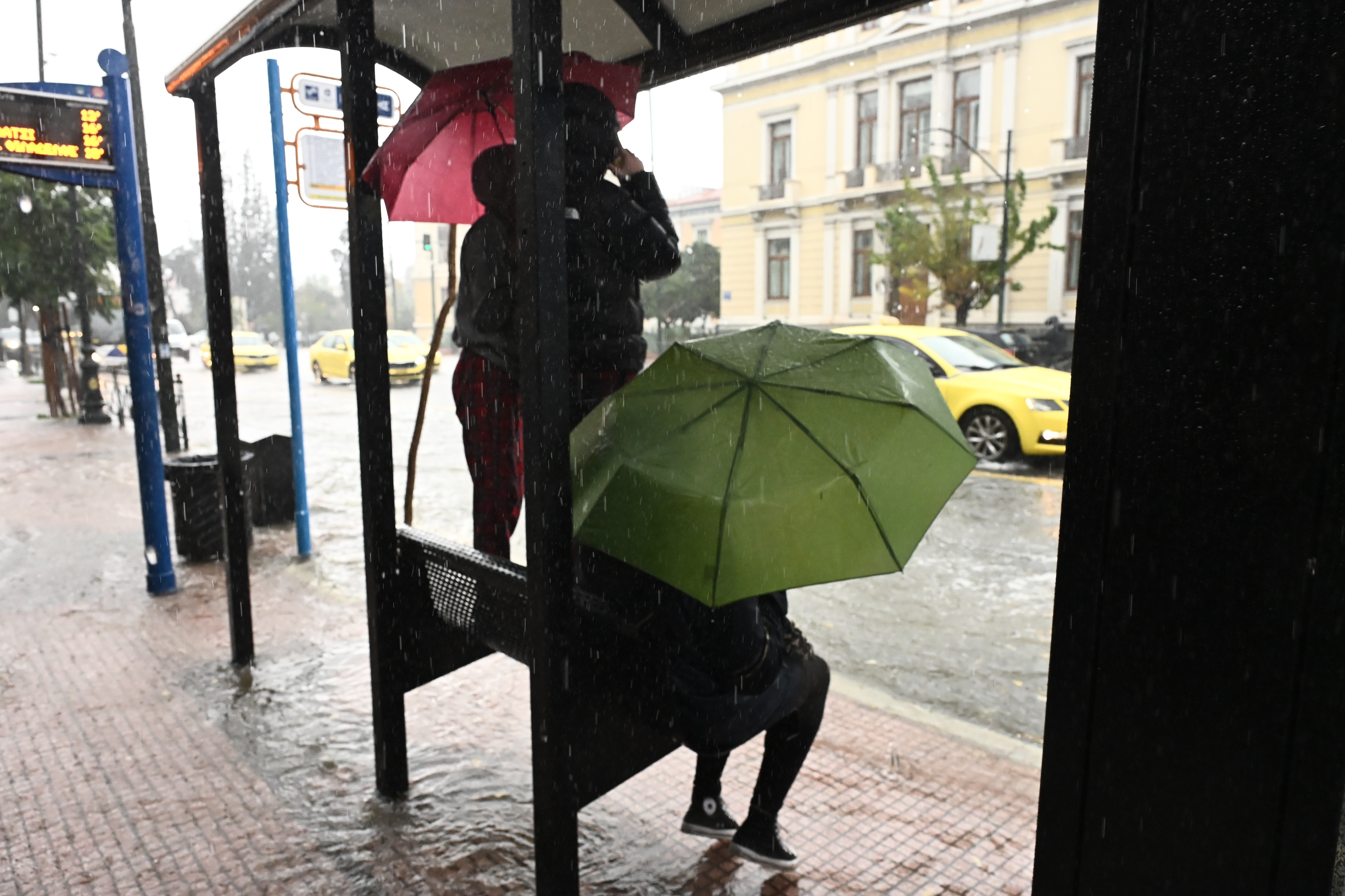 Καταιγίδα στην Αττική: Προβλήματα σε κεντρικούς δρόμους-3