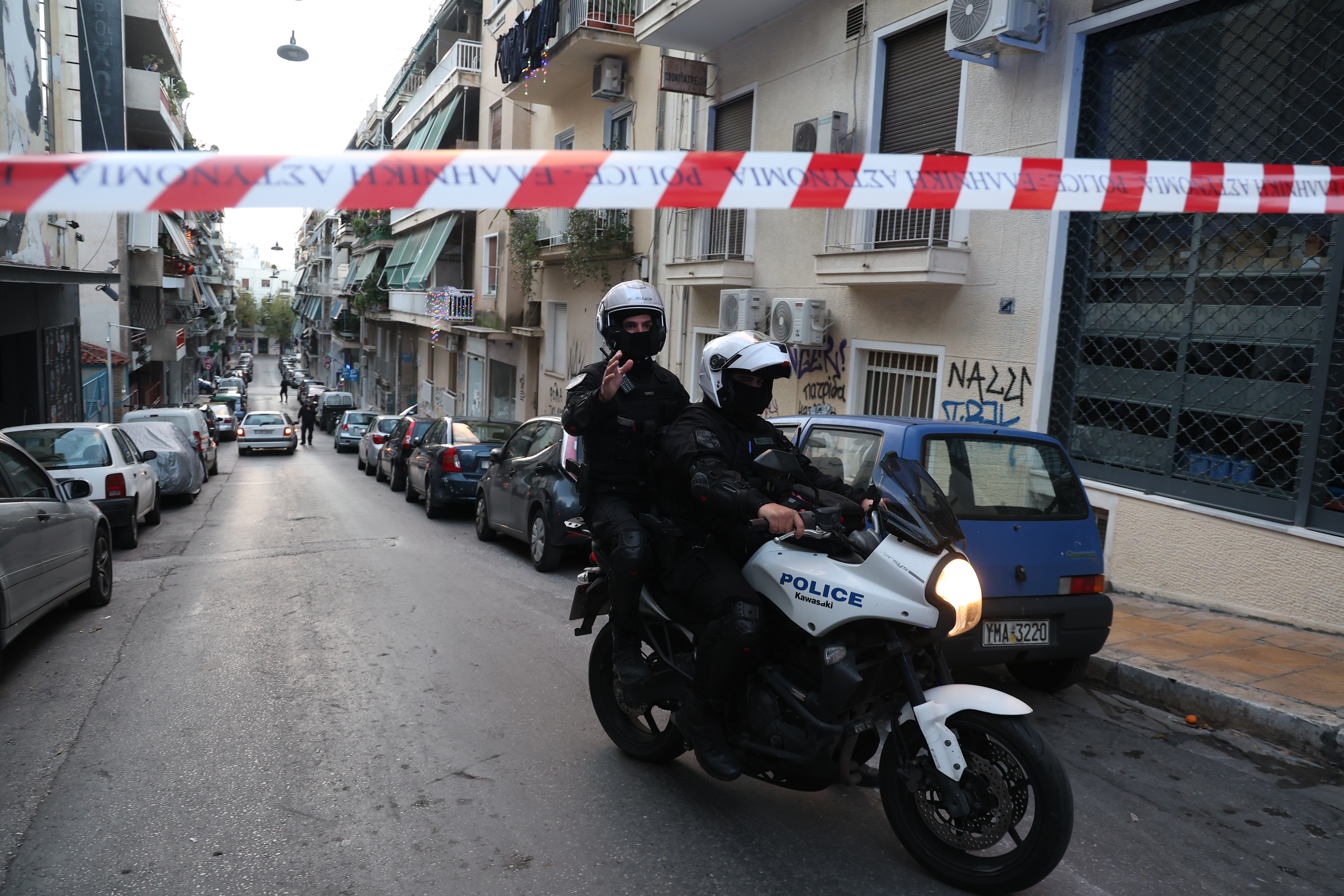 Συναγερμός για ύποπτο αντικείμενο στην Κυψέλη – Διακοπή της κυκλοφορίας-2