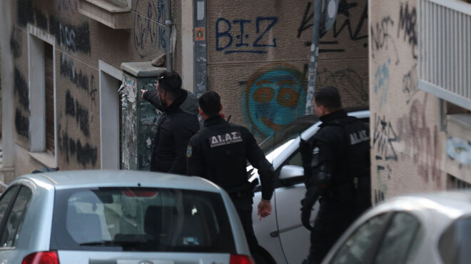 συναγερμός-για-ύποπτο-αντικείμενο-στ-563994544