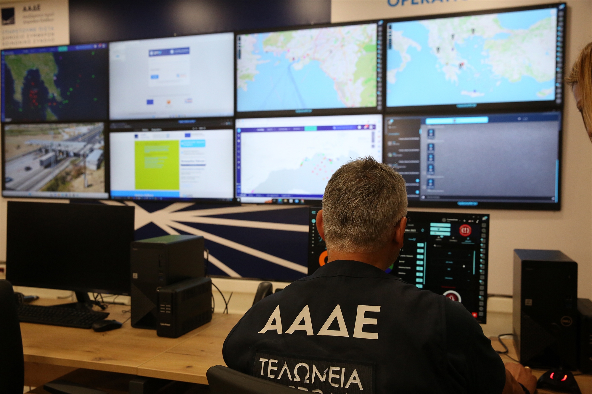 Κυνηγοί φοροφυγάδων στο εξωτερικό-1