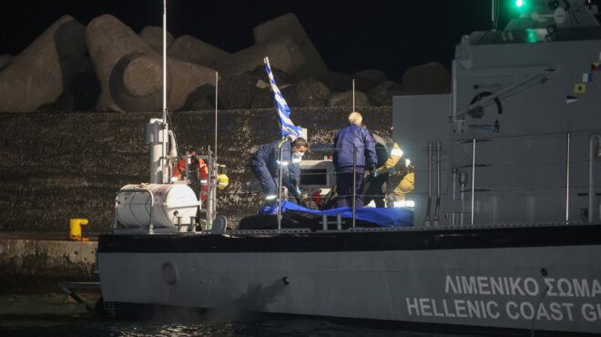 μεταναστευτικό-ναυάγιο-ανοικτά-της-563964889