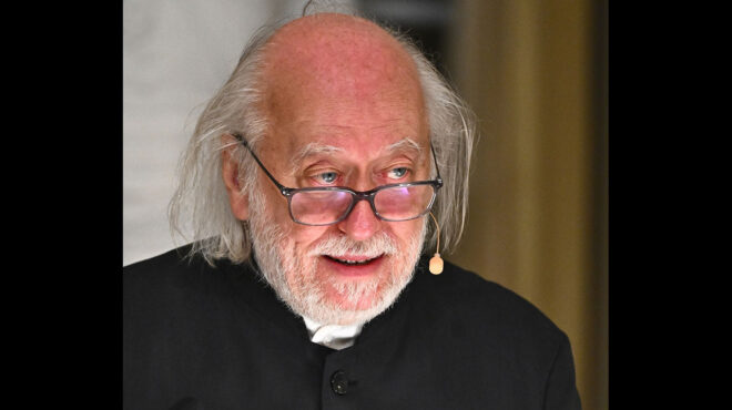 οι-άγγελοι-και-οι-κλοσάρ-του-λάσλο-κρασ-563965831