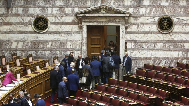 ανασκόπηση-2025-οταν-η-βουλή-έγινε-viral-563991019