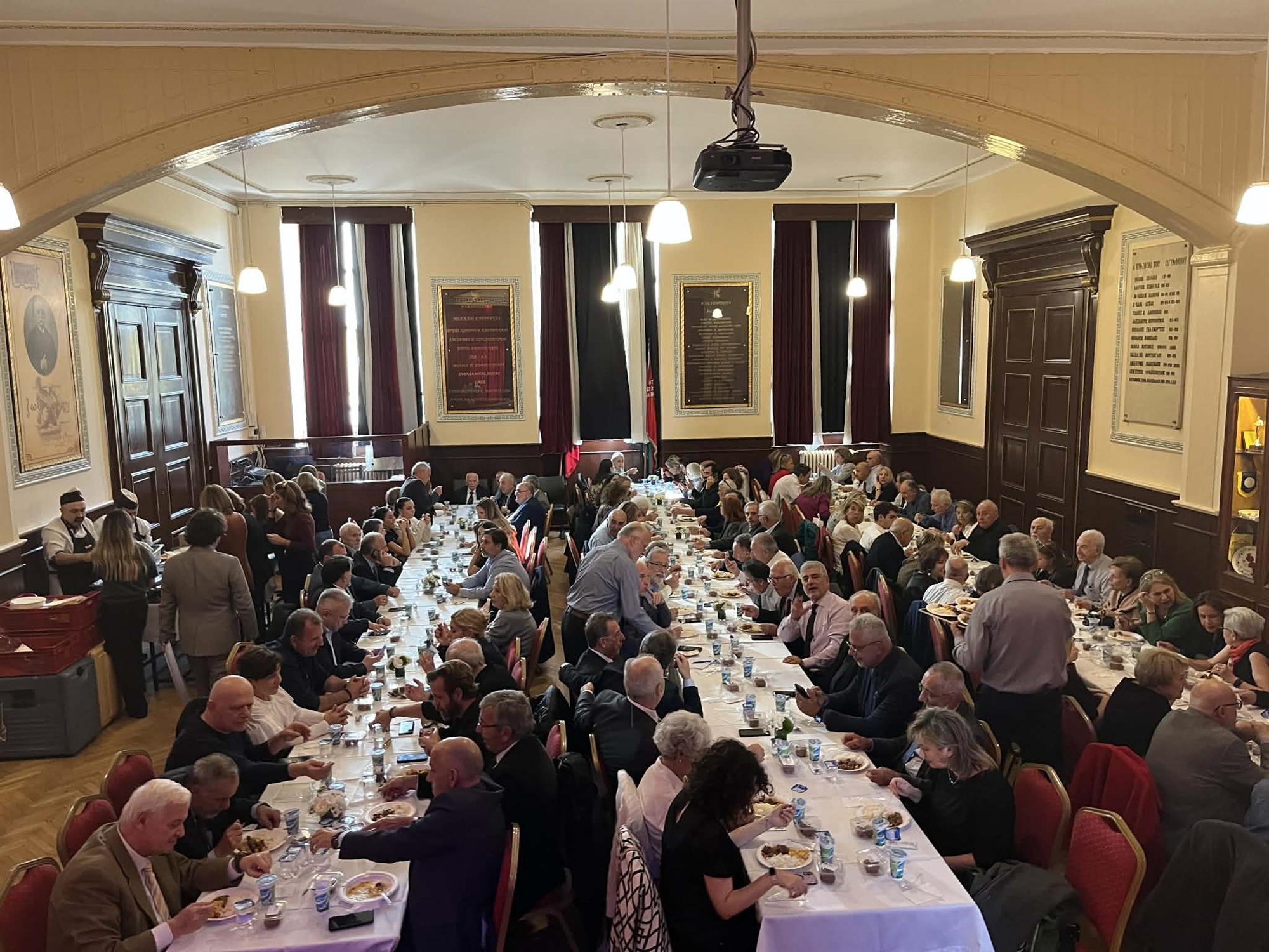 Συγκινητικοί εορτασμοί για τους αποφοίτους του Ζωγραφείου της Πόλης-1