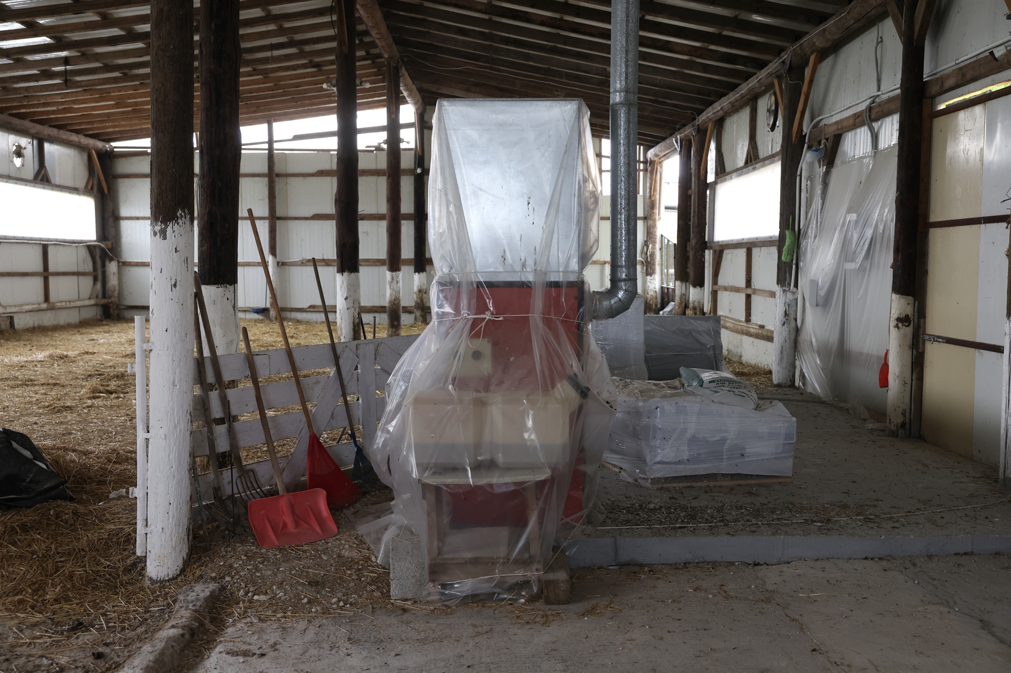 «Είχα εννιακόσια ζώα, έμεινα με δύο σκυλιά» – Οδοιπορικό της «Κ» στα χωριά της Λάρισας-2