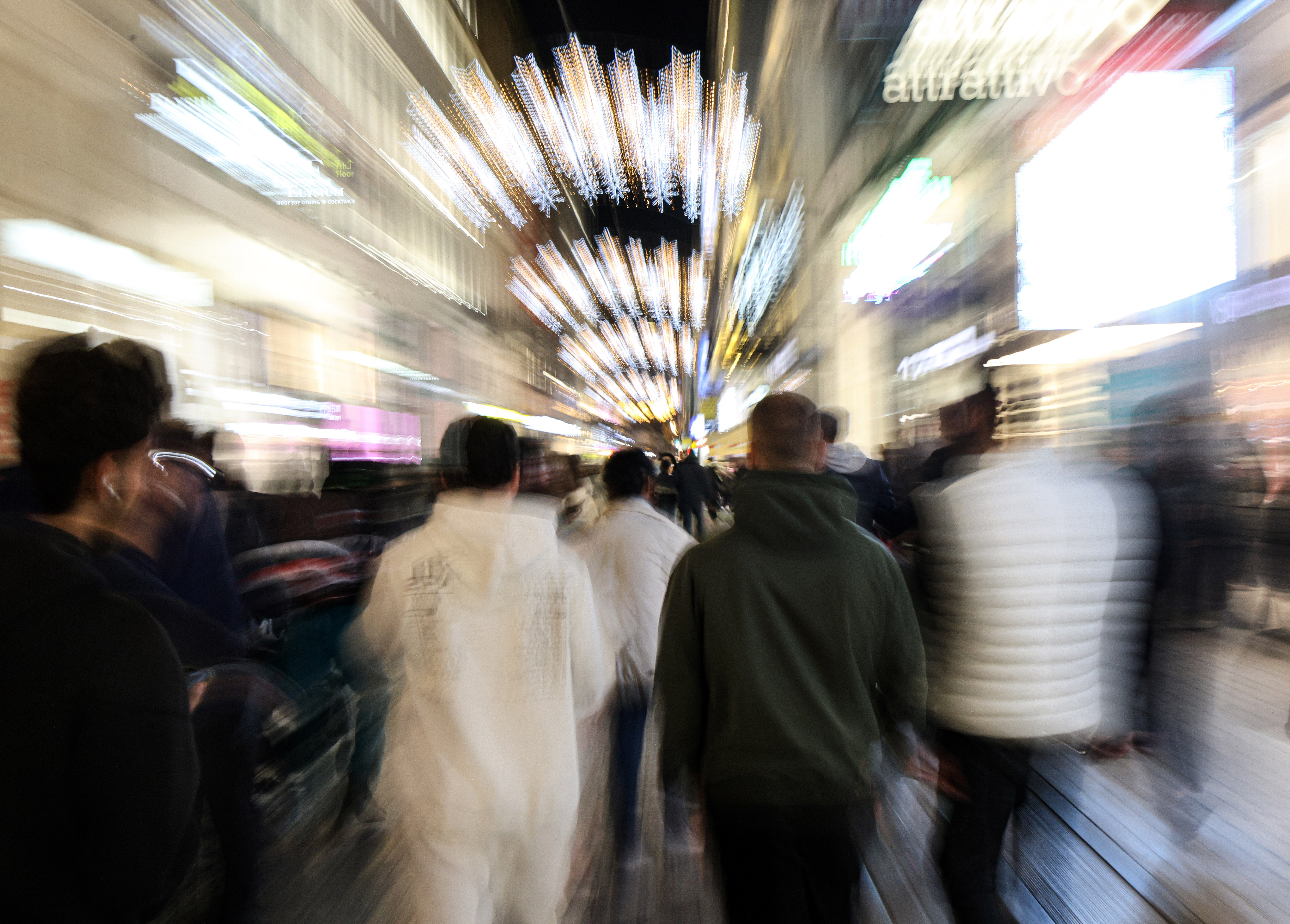 H άλλη Ερμού: Επιβιώνοντας στον 15ο ακριβότερο δρόμο του κόσμου-1