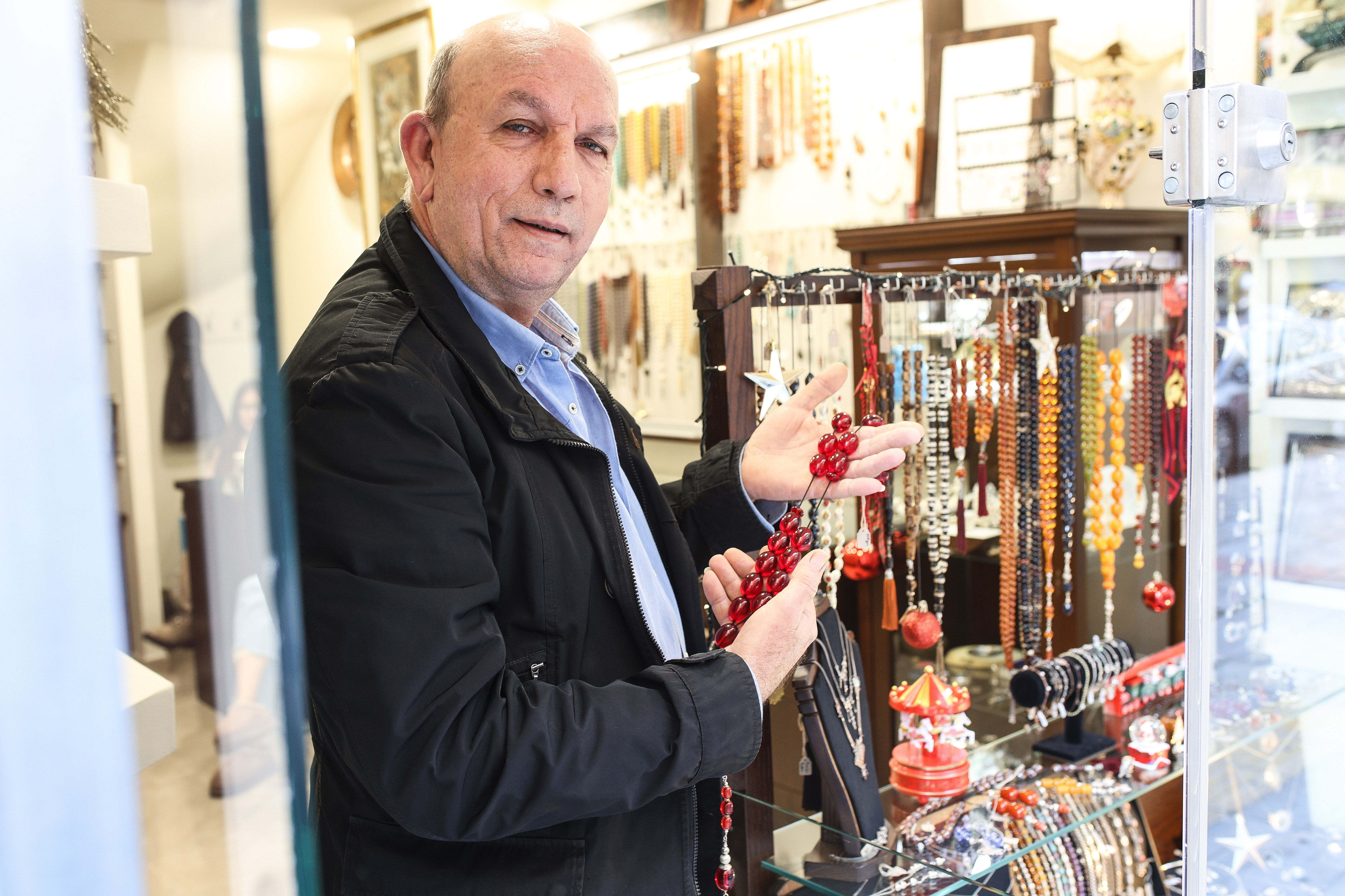 Μια ζωή πίσω από τον πάγκο, ακόμα και μετά τη σύνταξη-2