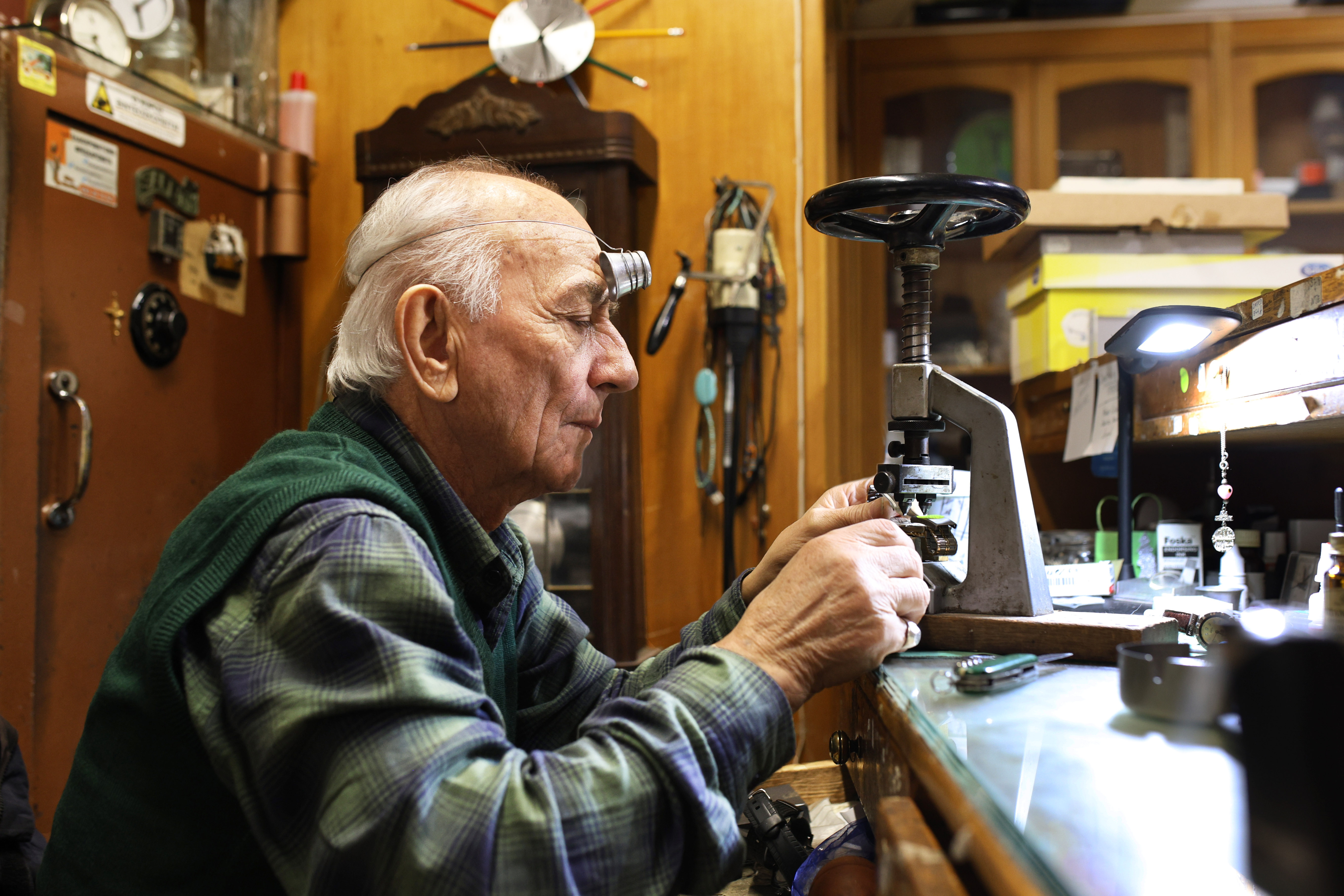 Μια ζωή πίσω από τον πάγκο, ακόμα και μετά τη σύνταξη-4