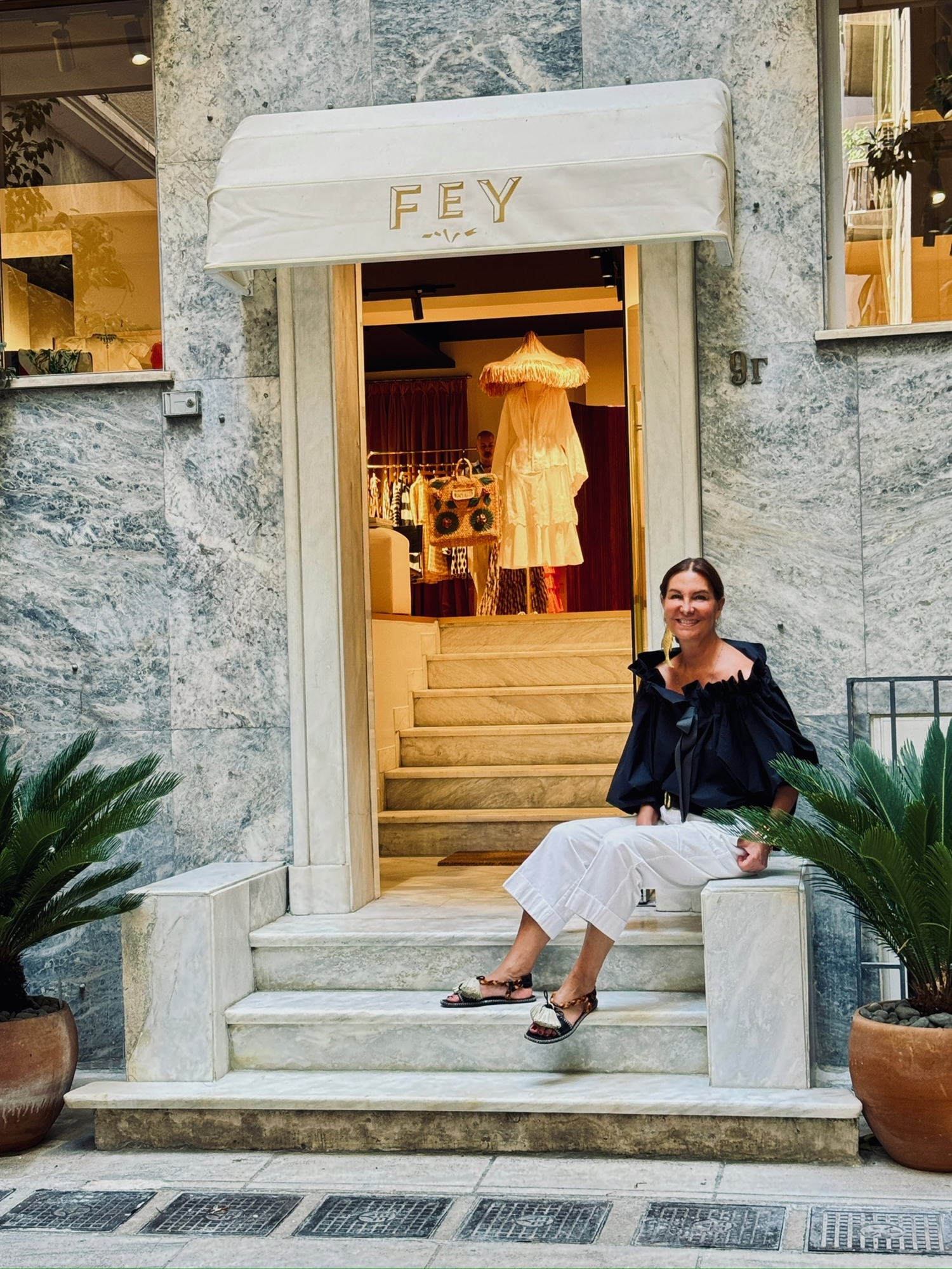 Τι γυρεύουν τόσοι Τούρκοι στο Κολωνάκι-2