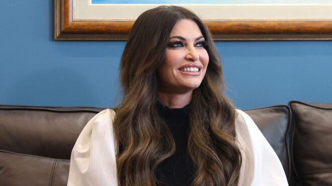 θεωρείο-to-drink-των-εορτών-563984386