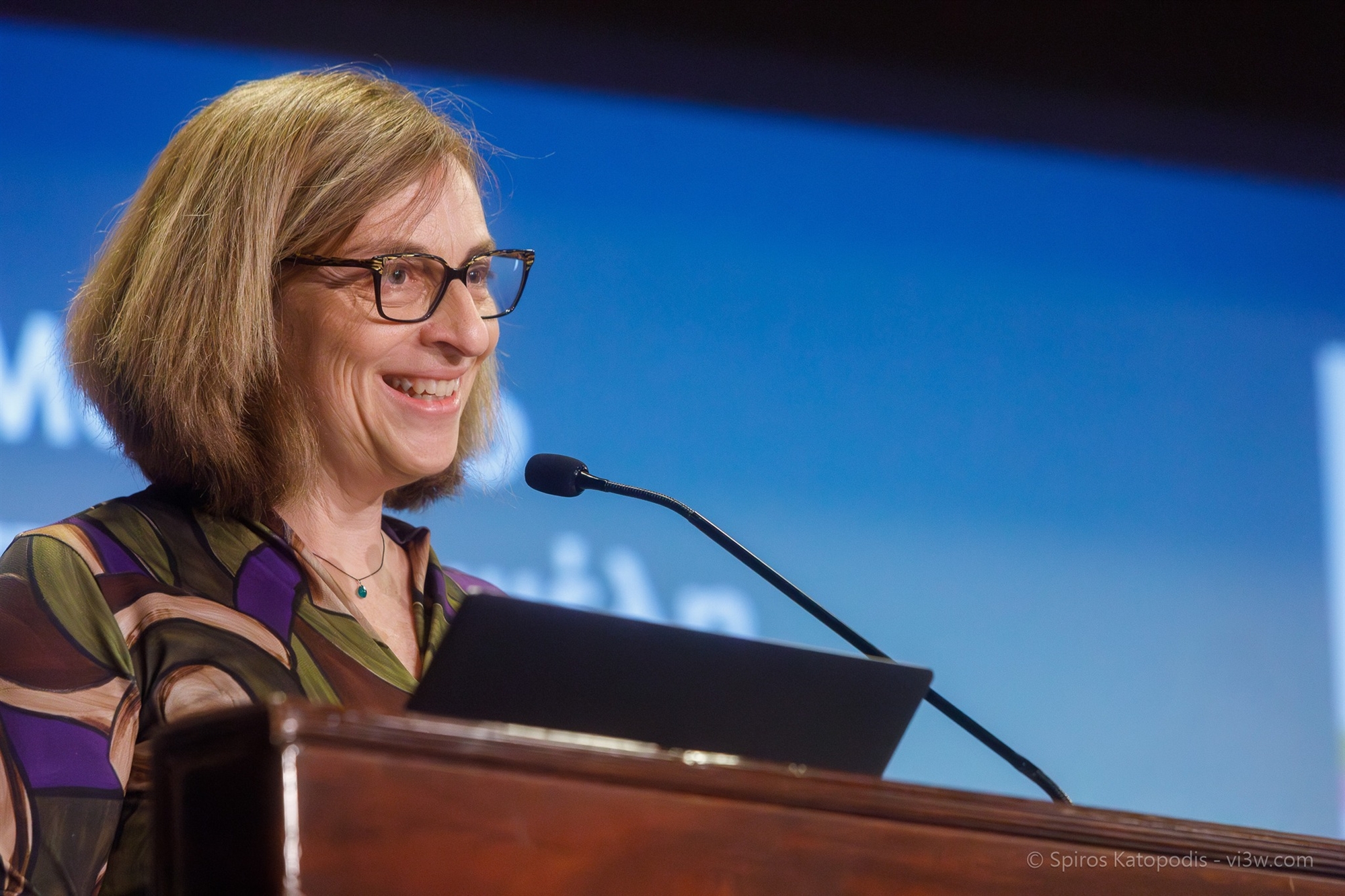 Μια βόλτα στο παλίμψηστο της Πατησίων με τη γραφή του Νίκου Βατόπουλου-1