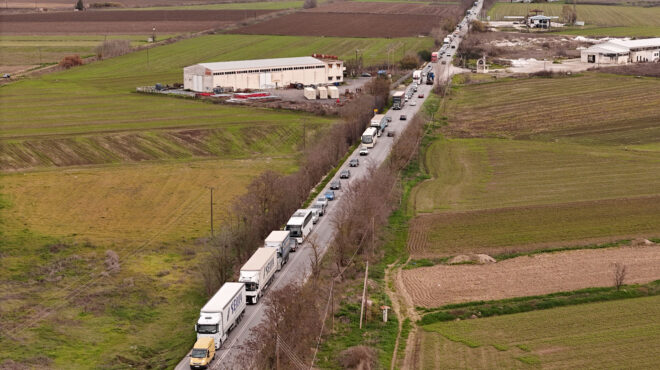 η-ν-δ-της-πόλης-απέναντι-στη-ν-δ-του-κάμπ-563996989