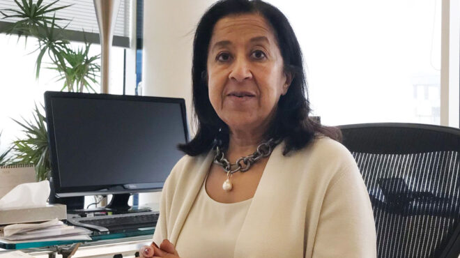 η-γυναίκα-που-συνδέει-το-ριάντ-με-τη-wall-street-563980441