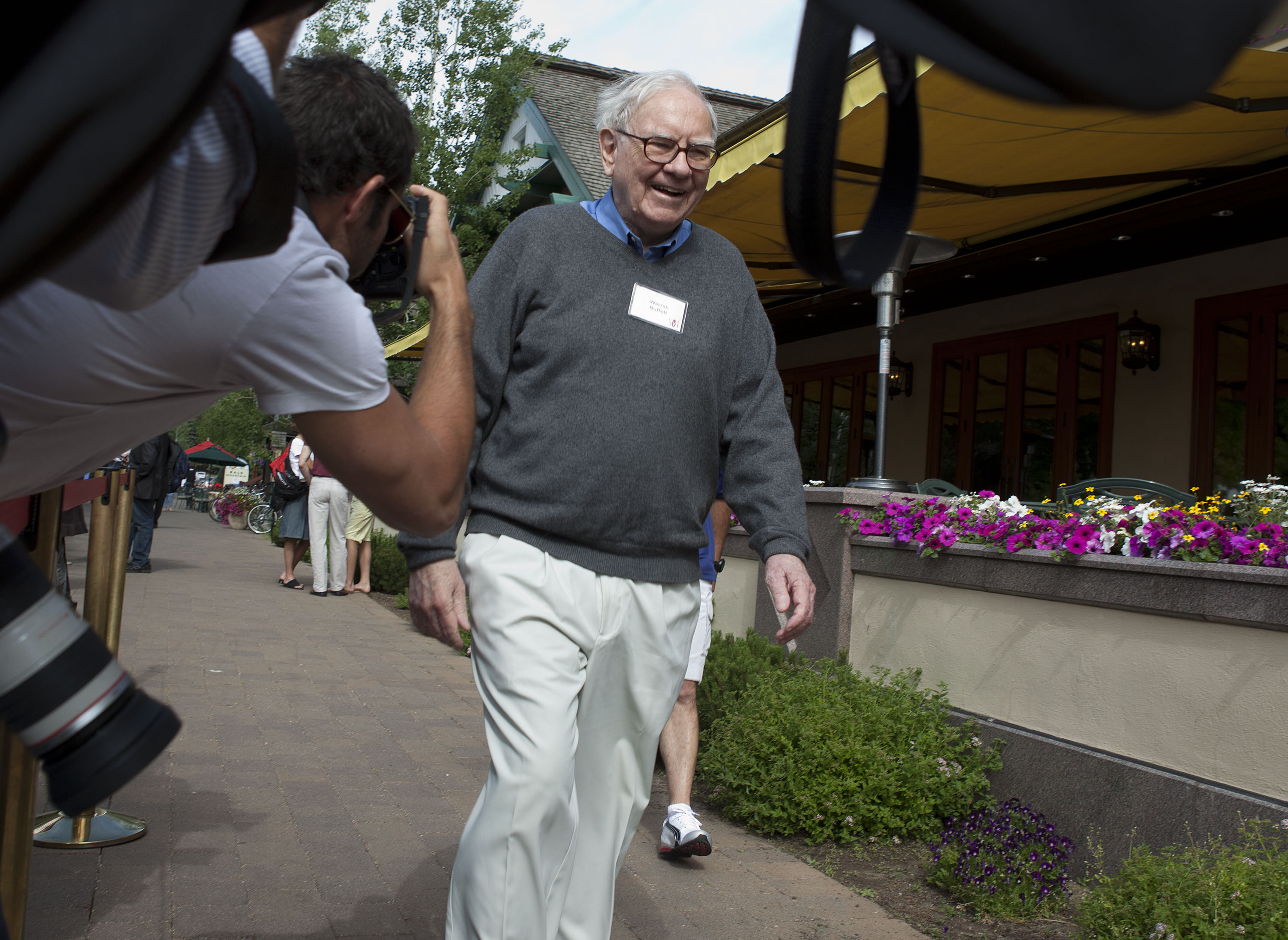 «Τι έμαθα από τον Γουόρεν Μπάφετ»: CEO και επιχειρηματίες για τον «σοφό της Ομάχα»-1