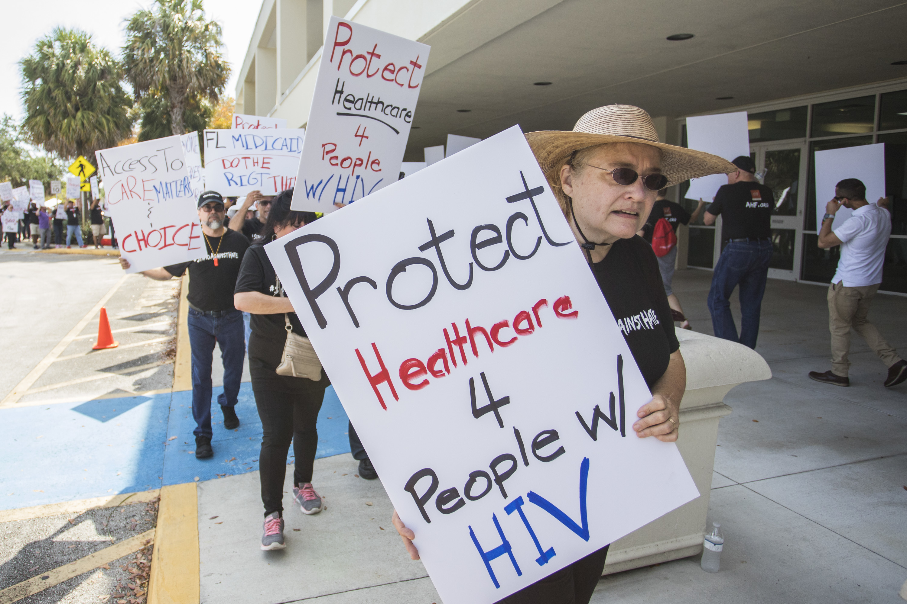 Παγκόσμια Ημέρα κατά του AIDS: Οι ολέθριες επιπτώσεις των περικοπών και οι δυσοίωνες προβλέψεις-1