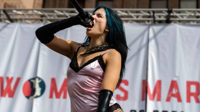 ρωσία-το-συγκρότημα-pussy-riot-χαρακτηρίστ-563976403