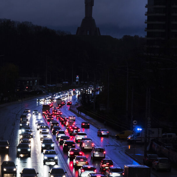 ρωσικό-σφυροκόπημα-στην-ουκρανία-στα-563977018