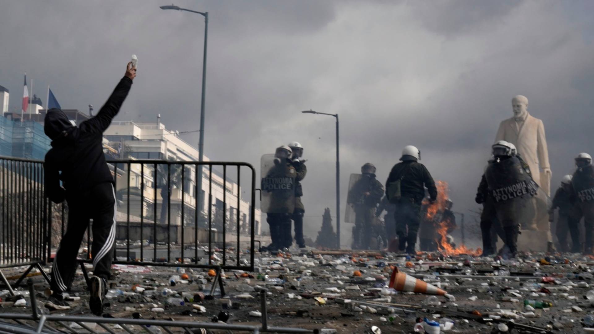 Το 2025 μέσα από 30 φωτογραφίες – Τα γεγονότα που σημάδεψαν τη χρονιά που πέρασε-5