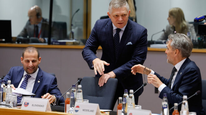 φίτσο-η-σλοβακία-απορρίπτει-την-περαι-563984785