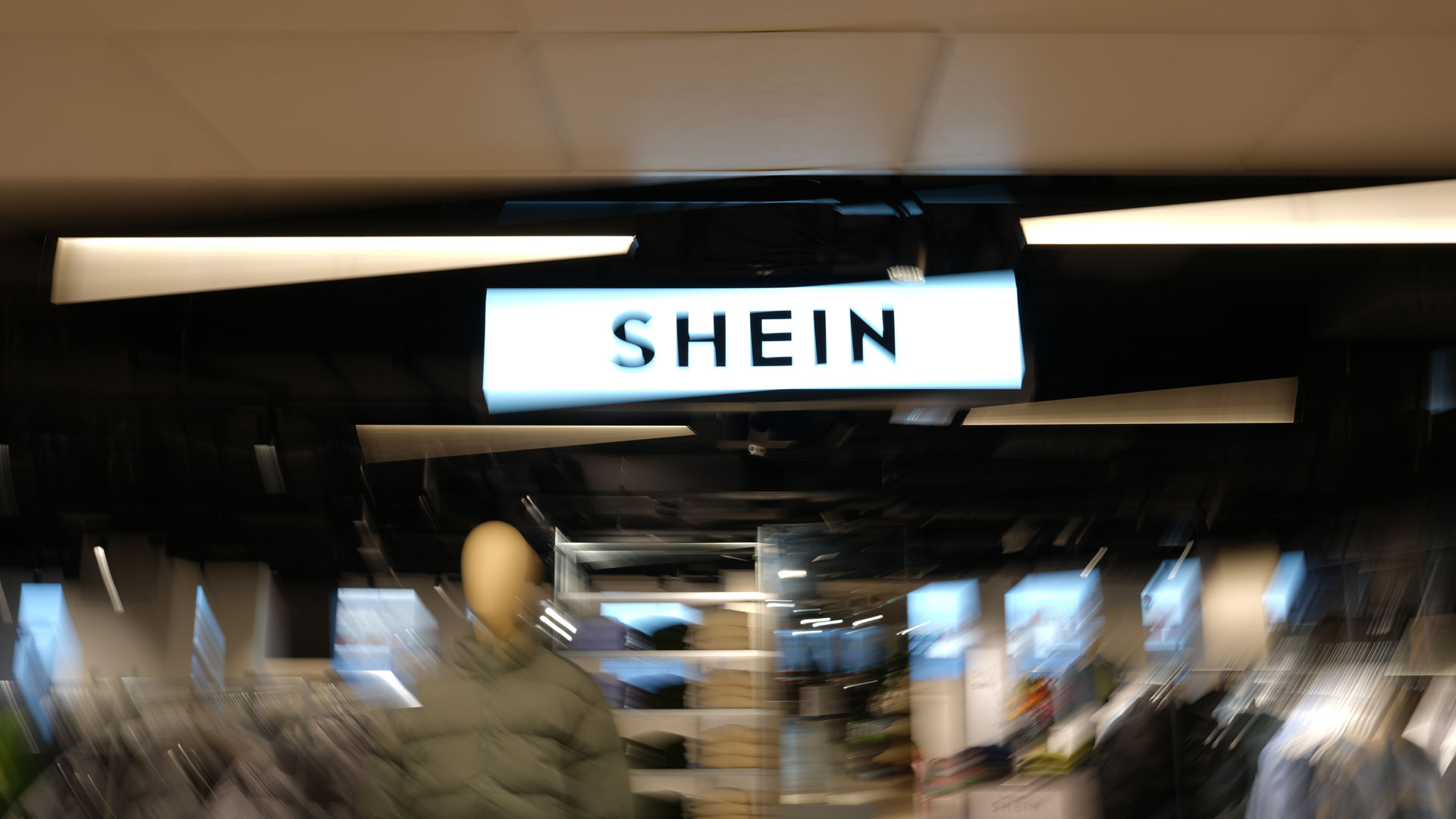 To Shein κατηγορεί πολιτικούς και δημοσιογράφους στη Γαλλία για «συνωμοσία»-1