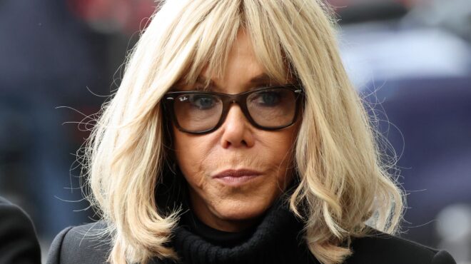 ηλίθιες-σκύλες-λύπη-αλλά-όχι-μετα-563965684