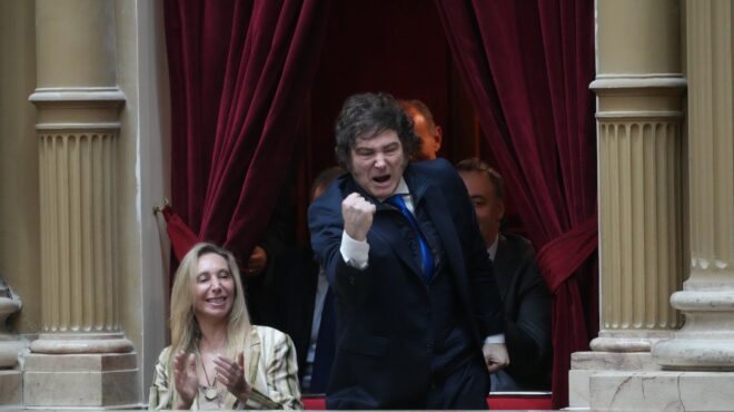 αργεντινή-ο-μιλέι-χαιρετίζει-την-πίε-563987968