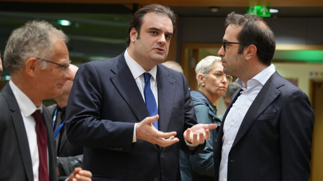 από-το-grexit-στην-προεδρία-του-eurogroup-η-ιστορία-τ-563970601