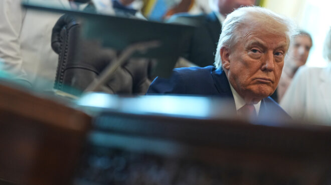 ο-τραμπ-δεν-αποκλείει-το-ενδεχόμενο-πο-563984746