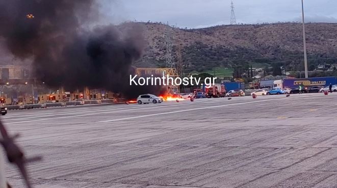 αυτοκίνητο-τυλίχθηκε-στις-φλόγες-στη-563989669
