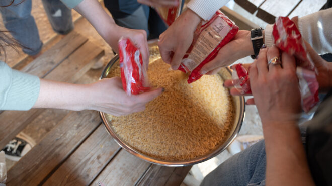 γιατί-η-κοινωνική-προσφορά-δεν-πρέπει-563967892