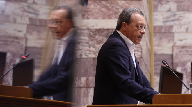 φάμελλος-την-κοινωνία-δεν-την-ενδιαφέ-563968048