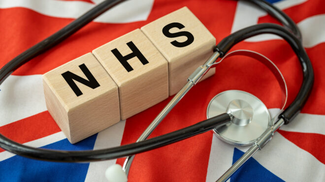 βρετανία-ο-υπουργός-υγείας-ζητά-από-το-563976961