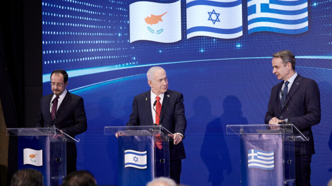 γ-γεραπετρίτης-τα-ήρεμα-νερά-είναι-θ-563991397