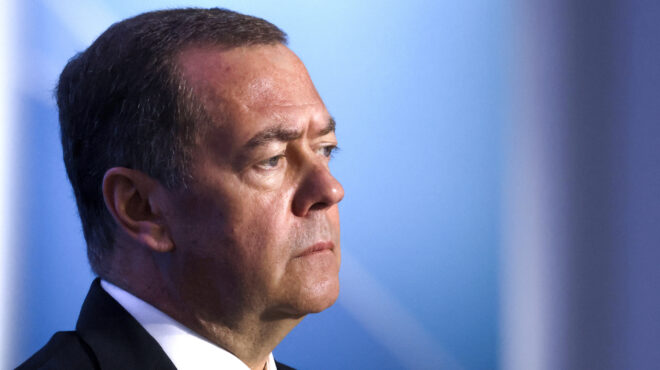 μεντβέντεφ-κατά-ζελένσκι-ο-χάρος-φτάν-563999998