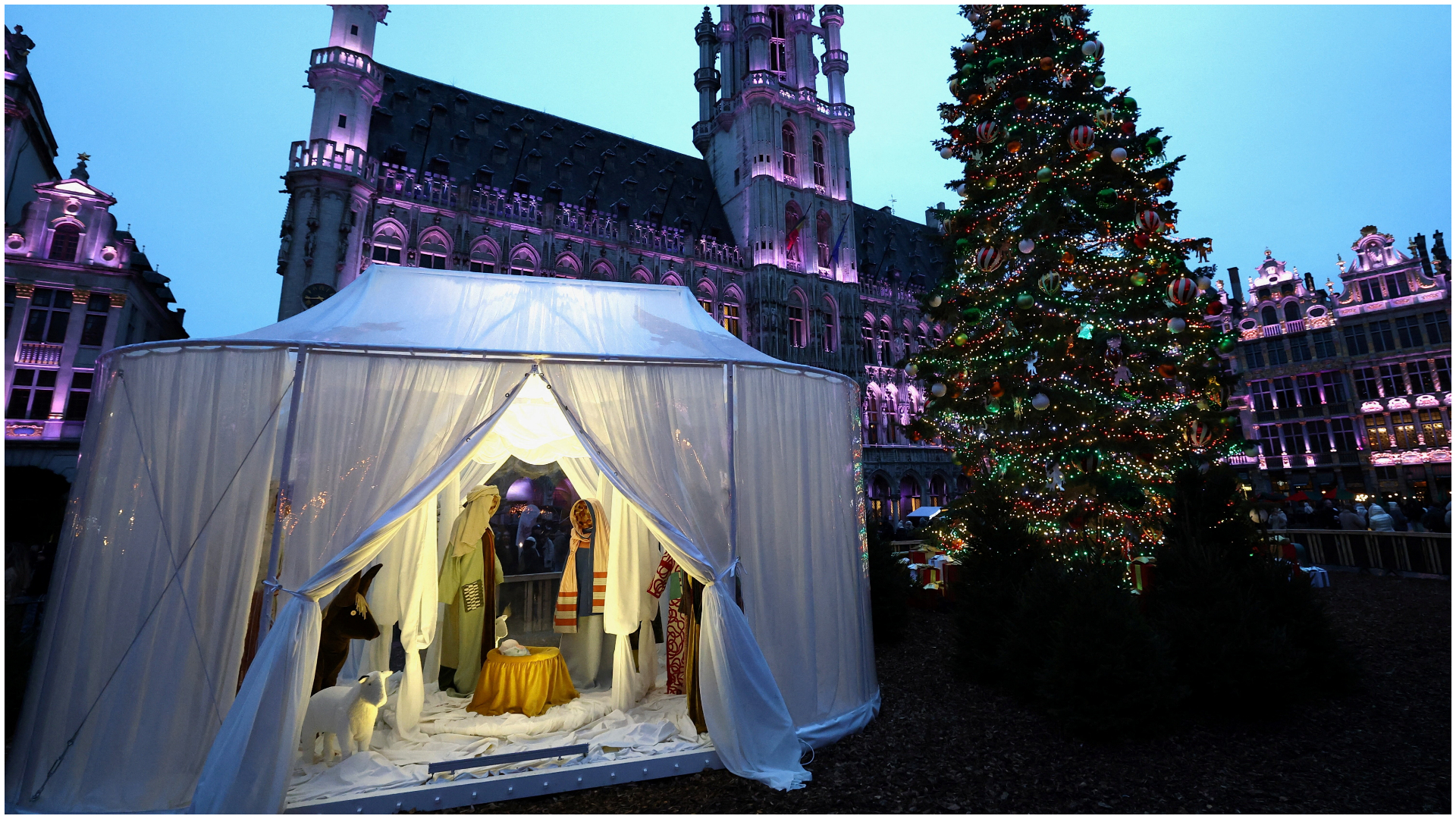 Βέλγιο: Αντιδράσεις για μία φάτνη χωρίς πρόσωπα  – Εκλεψαν το θείο βρέφος-1