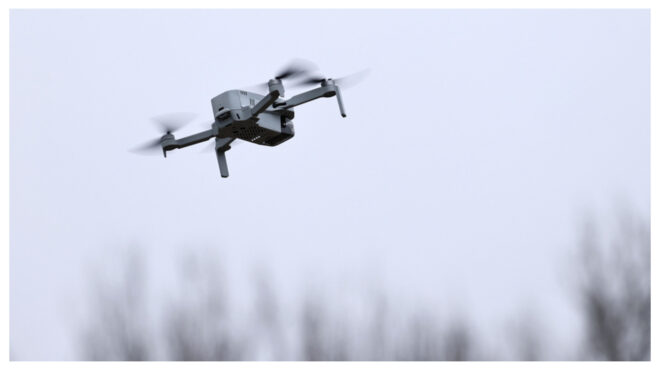 γαλλία-υποπτα-drones-πάνω-από-βάση-στρατιωτ-563966305