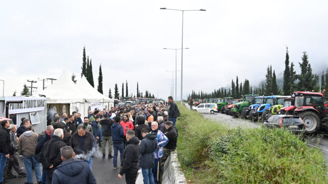 λαμία-αγρότες-έκλεισαν-τον-μπράλο-για-563978920