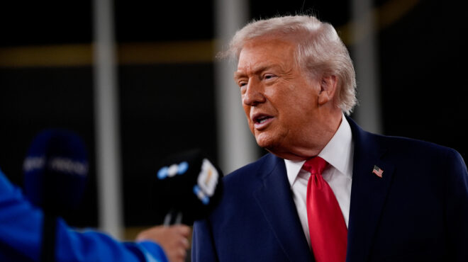 ο-φίλιπ-γκλας-απέσυρε-τη-συμφωνία-του-α-563983480