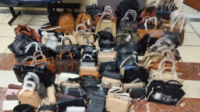 πειραιάς-τρεις-συλλήψεις-για-πώληση-π-563985145