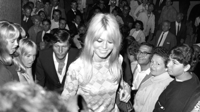 μπριζίτ-μπαρντό-αυλαία-για-τη-θρυλι-563997277