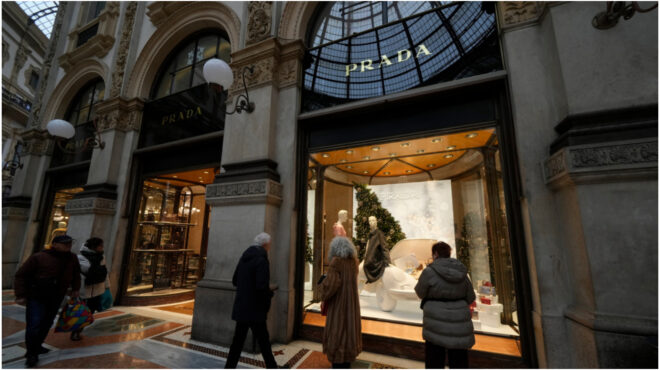 η-prada-εξαγόρασε-τη-versace-έναντι-14-δισ-δολαρίων-563953084