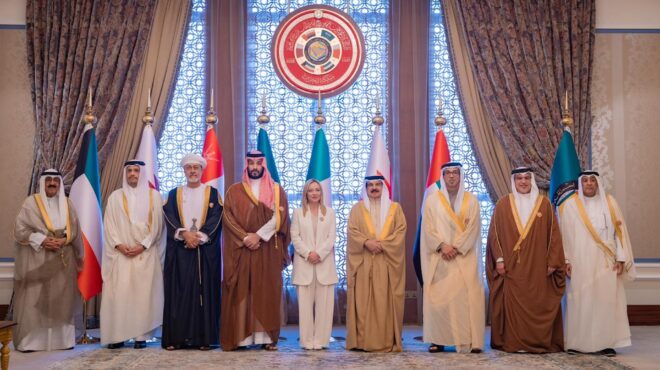 επίσκεψη-μελόνι-στο-μπαχρέιν-αναβαθμ-563957173