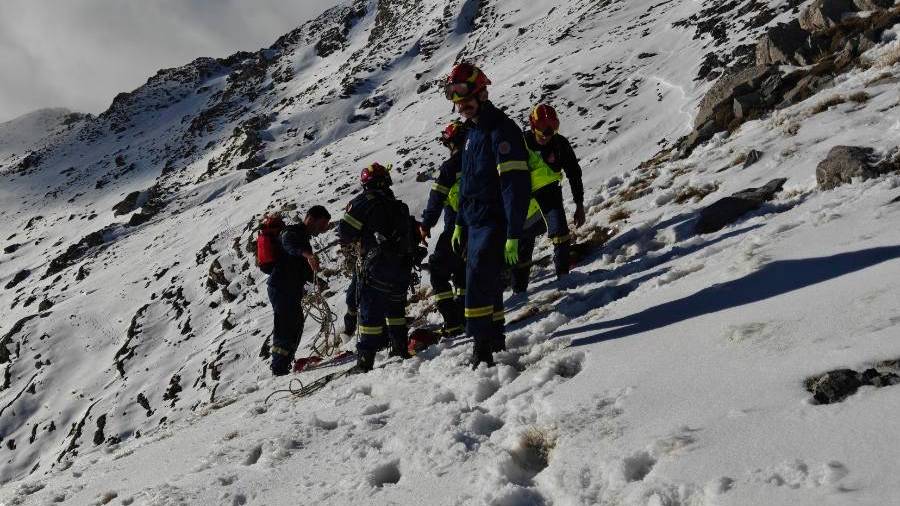 Ταΰγετος: Επιχείρηση διάσωσης 28χρονου τραυματία στα χιόνια (βίντεο)-2