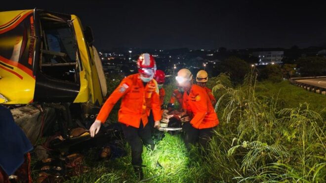 ινδονησία-δεκαέξι-νεκροί-σε-τροχαίο-μ-563988697