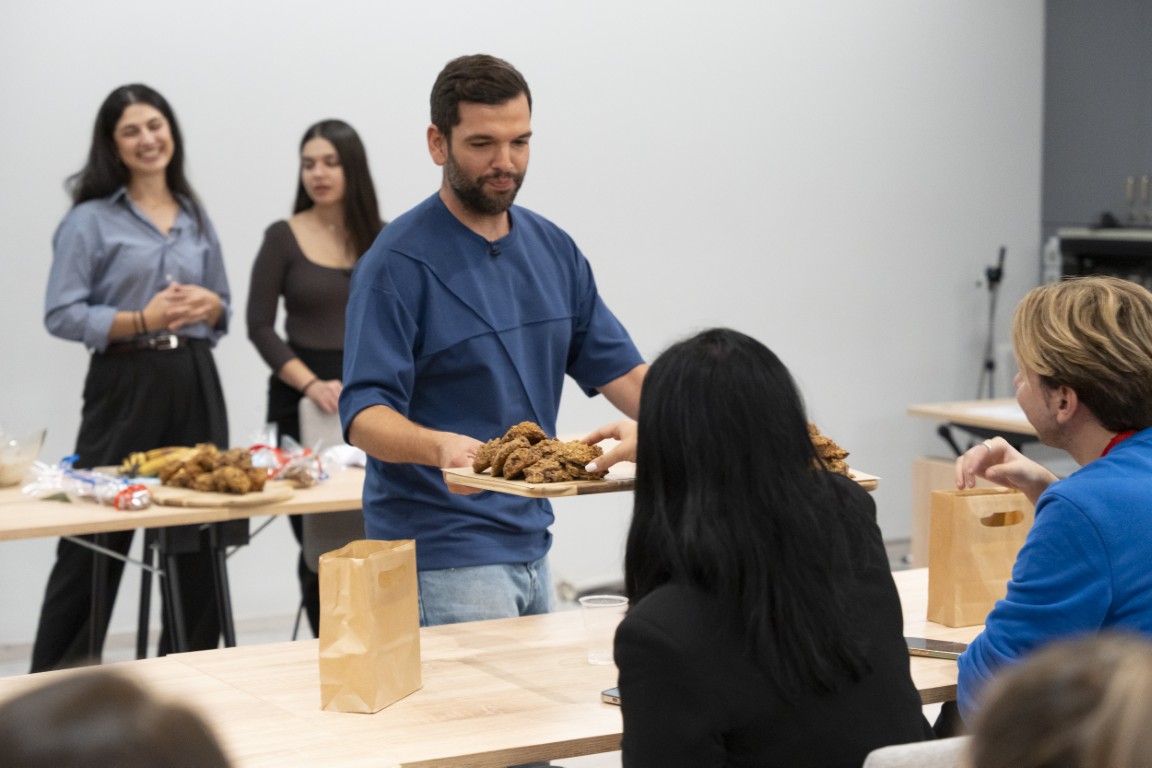 Ένα τραπέζι για όλους: Η πράξη της προσφοράς-3