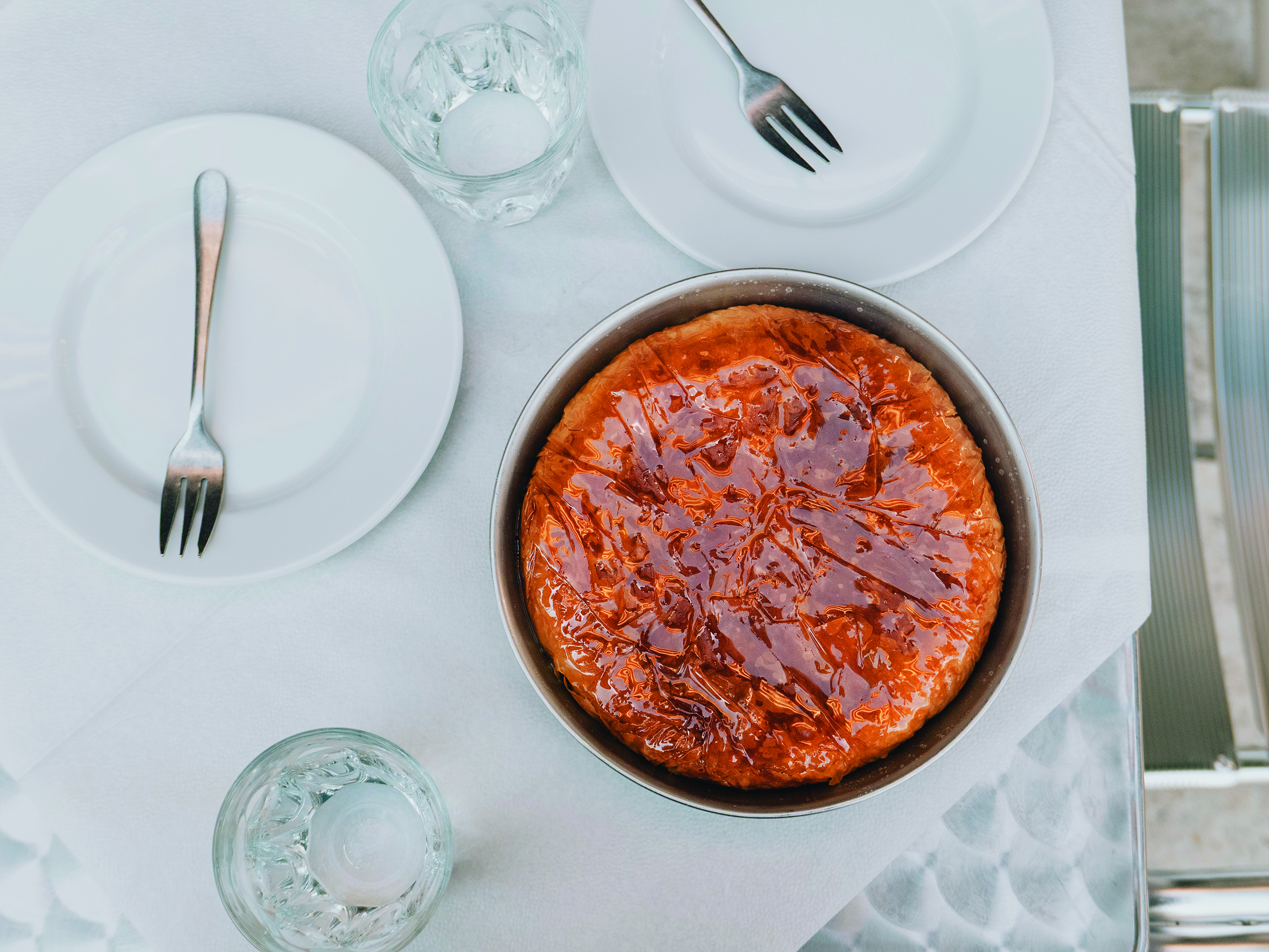 Τα καλύτερα γλυκά των γιορτών (εκτός από κουραμπιέδες και μελομακάρονα)-8